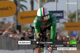 INEOS haalt uit met Ganna én Arensman in Tirreno, snipperdag Van Aert en Van der Poel