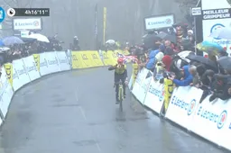 Bloed, zweet en waaiers in Parijs-Nice: leider Ayuso valt uit, Vingegaard en Red Bull delen megatik uit