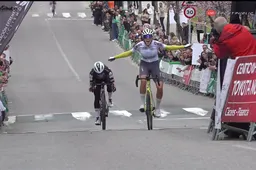 Australisch toptalent drukt neus aan het venster met indrukwekkende rit- en eindzege in Spanje