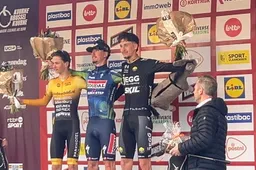 Zwitsers toptalent uit Visma-stal sluit met podiumplek in Kuurne 9 maanden durende lijdensweg af
