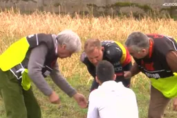 🎥 Einde voorjaar Tim Wellens? Belg breekt sleutelbeen bij val in Kuurne en moet onder het mes