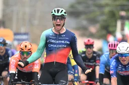 Lund Andresen legt complete wereldtop erop in Tirreno: 'Kon niet geloven dat ik zo'n grote stap kon zetten'