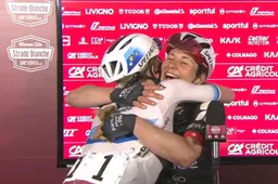 Chabbey en FDJ United-SUEZ denken na bizarre zege vooral aan Vollering: 'Ze hoefden niet te wachten'