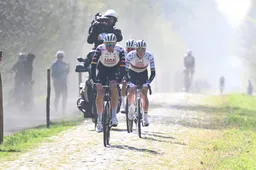 tadej-pogacar-nils-politt