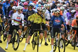 tadej-pogacar-wout-van-aert-mathieu-van-der-poel-1