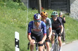 jai-hindley-thymen-arensman-felix-gall