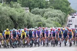 peloton-giro-6a08114854d01