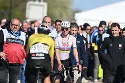 wout-van-aert-tadej-pogacar-2