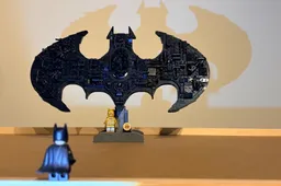 LEGO Batman Logo review