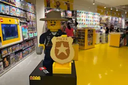 LEGO Store Singapore Police