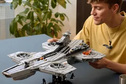 LEGO Marvel SHIELD Helicarrier 76354