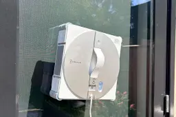 Ecovacs Winbot W3 Omni buiten