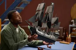 LEGO Icons Het piratenschip van kapitein Jack Sparrow