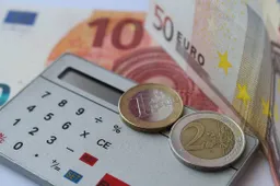 money-brand-cash-eye-currency-organ-1330203-pxherecom