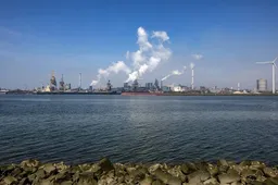 Tata Steel vanaf het water