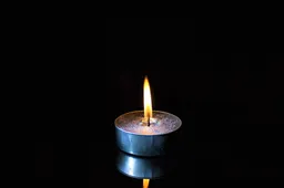 candle-2651278_1920