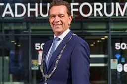 burgemeester michel bezuijen ambtsketting400x600