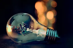 light bulb 3535435 1280