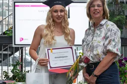 Nieuwe kansen in een nieuw land - Oekraïense vrouwen behalen mbo-diploma - fotograaf Hans Heemskerk