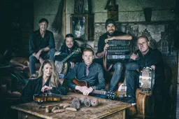 Promofoto Acting The Maggot Large