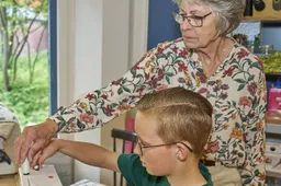Textiellessen voor tieners bij de Ambachtenwerkplaats - fotograaf Leon Koppenol