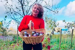 Samen oogsten en genieten van zelfgemaakte jam in Wijktuin Noordhove - foto Stichting Piëzo