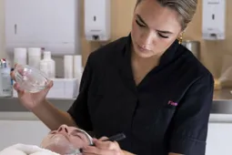 Deelnemer Fien_Schoonheidsspecialist 4-kleiner