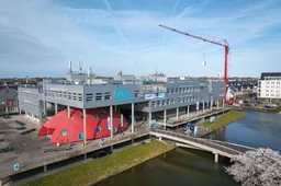 Wateringse Veld College renovatie - hijsdag 260320 DJI_0533 (Groot)