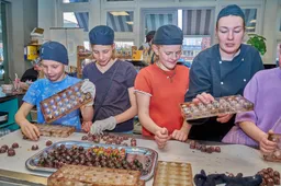 Kinderen van de Piëzo TalentenAcademie Horeca op werkbezoek bij de Zoetelaar - fotograaf Leon Koppenol
