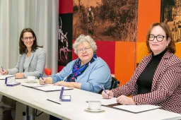 Ondertekening IOK IKC Seghwaert