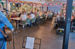 Vrijheidsmaaltijd foto Leon Koppenol
