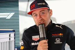 Video: F1-imitator doet Verstappen, Leclerc, Russell en Ricciardo na