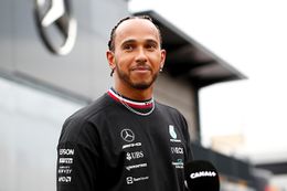 Lewis Hamilton deelt tik uit aan Fernando Alonso op Instagram