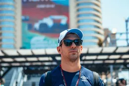 Video: Max Verstappen grapt over crash Latifi waardoor hij 2021-titel won: 'Dat krijgt hij stiekem'