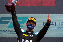 Alfa Romeo-dealer in China lekt: Guanyu Zhou naast Valtteri Bottas in 2022