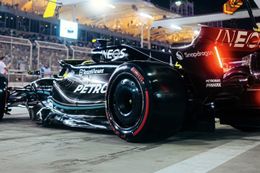 Lewis Hamilton boos op Mercedes: 'Ze hebben niet naar mij geluisterd'