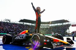Max Verstappen verbreekt eigen record met overwinning in Mexico-Stad
