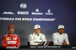 Mercedes denkt serieus aan Sebastian Vettel om Lewis Hamilton te vervangen in 2025