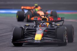Teambaas Red Bull-rivaal deelt steek uit aan Max Verstappen: 'Dan zou hij geen titel winnen'