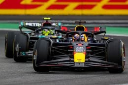 Max Verstappen ontwijkt opmerking over Lewis Hamilton: 'Hier houd ik me even buiten'