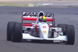 Video: Sebastian Vettel trapt McLaren-bolide Ayrton Senna op de staart in Imola