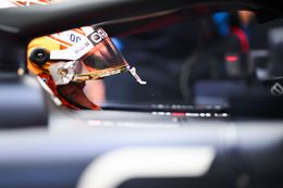 Max Verstappen in de problemen na motorwissel in Barcelona