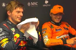 Video: Het onderonsje tussen Verstappen, Norris en Hamilton in de cooldown room na afloop van de race