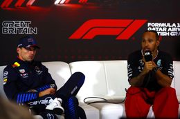 Olav Mol zag Max Verstappen met opzet Lewis Hamilton niet feliciteren: 'Flikker maar op'