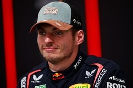 Max Verstappen baart opzien na kwalificatie in de Verenigde Staten: 'Ik ga een bril voor hem kopen'