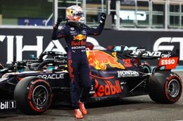 Video: Max Verstappen schittert samen met Ayrton Senna in ontroerende Honda-reclame