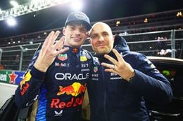 Kelly Piquet feliciteert Max Verstappen op bijzondere wijze na winnen Formule 1-wereldkampioenschap