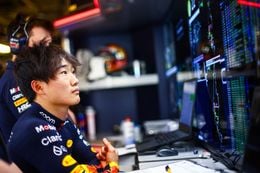 Yuki Tsunoda deelt opvallende mening over auto Max Verstappen na testrit