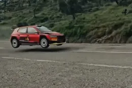 Video: Jos Verstappen trapt Rally2-auto op de staart in Spanje