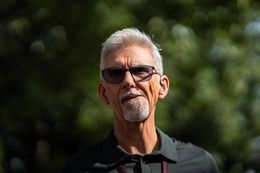 Damon Hill steunt Yuki Tsunoda in gevecht met Max Verstappen